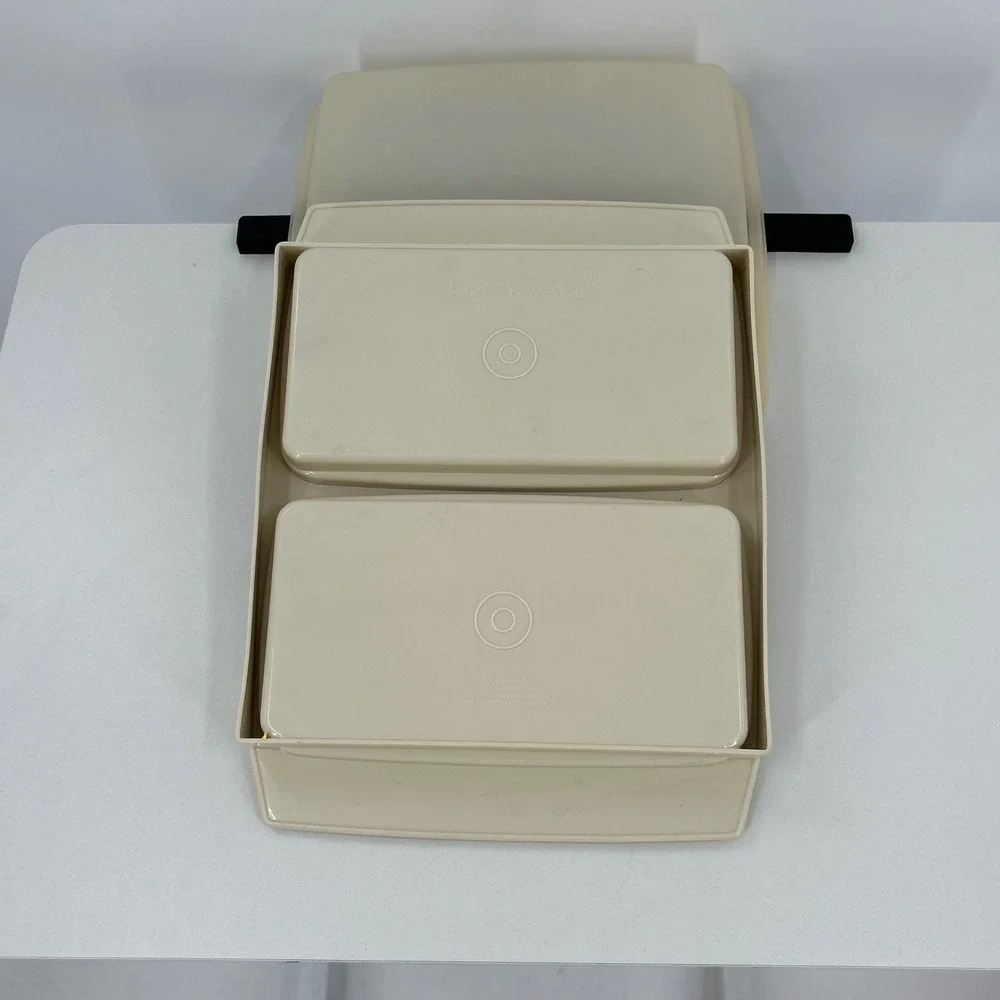 Vintage Tupperware Divided Serving‎ Tray with Lid Almond Cream Rectangular 723-2